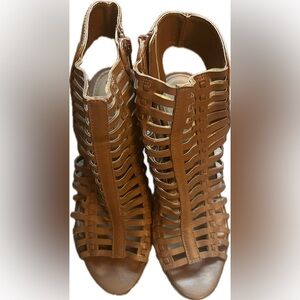 Rampage Womens Gladiator Heeled Brown Sandals Open Toe Zip Closure. Size 8.5